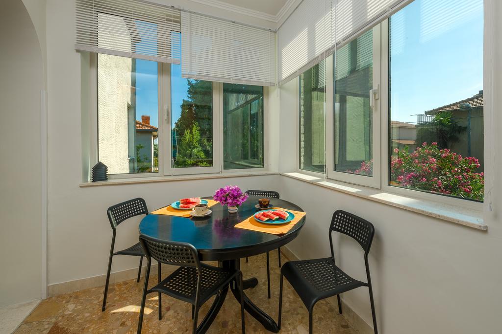 Garden Apartment Kaštela Camera foto