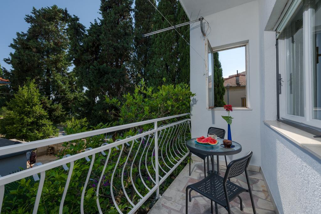 Garden Apartment Kaštela Camera foto